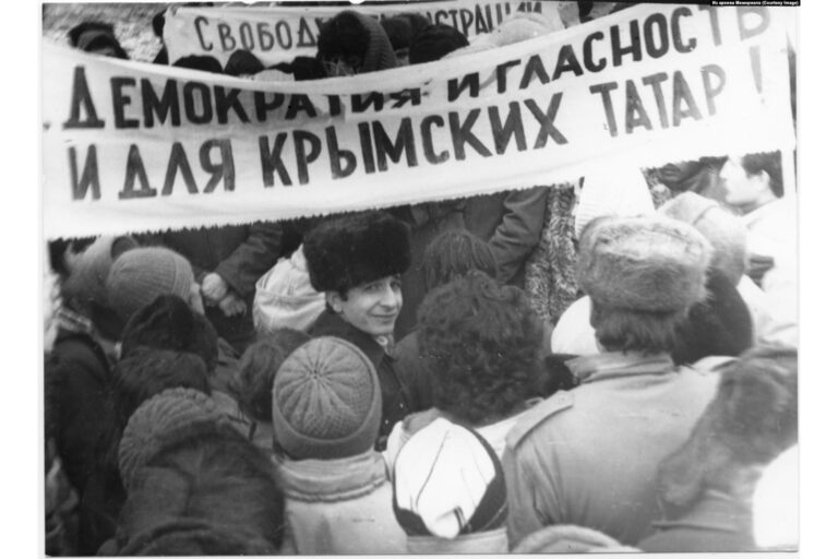 Мітинг в Бекабаді, 1988 р. Джерело: krymr.com.