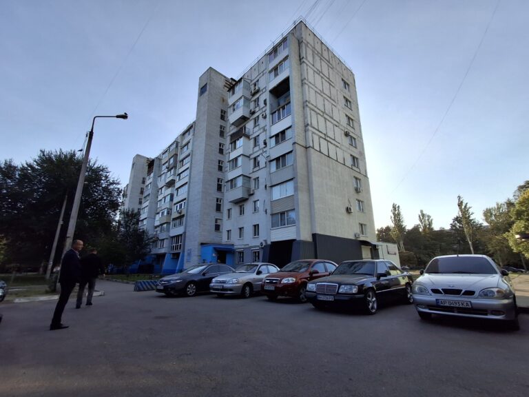 11. The office of the city councillor Vasylivka is located on the ground floor of this apartment block in Zaporizhzhya