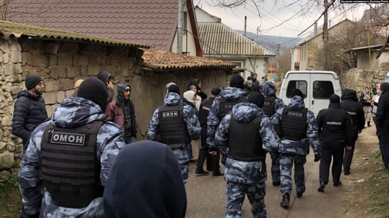 6. Searches in the homes of Crimean Tatars in Bakhchisarai. Photo_ crimean solidarity