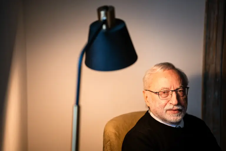 ヨシフ・ジセリスは、ユダヤ系ウクライナの著名人および人権活動家であり、反体制運動、特にヘルシンキグループのメンバーです。 キーウ 2025年4月 「今後どうなっていくか？（ウクライナ語名：Що далі?）」 写真：アルテム・ハルキン