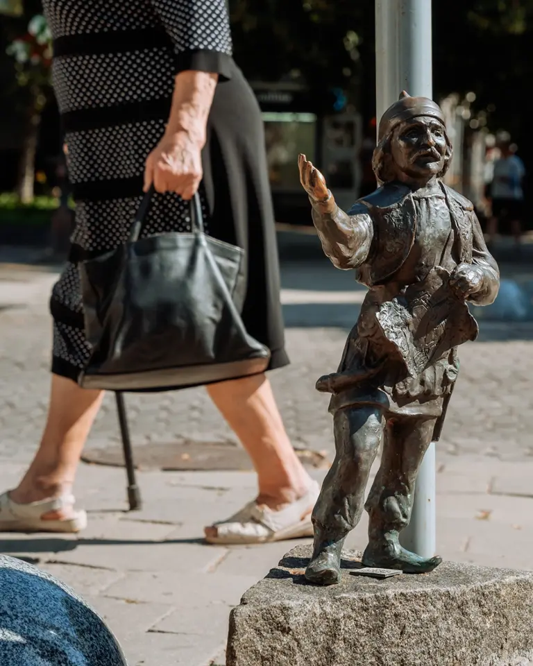 Провідник — перша скульптура кликуна в Луцьку. Фото: Софія Соляр.