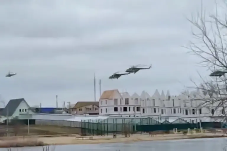 4(small)_скрін з відео Archive War